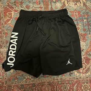 Nike jordon short black color sustainable! Perfect condition never worn !
